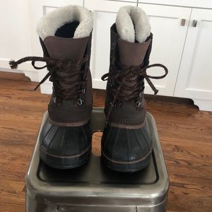 Men’s/Boys size 8 snow boots